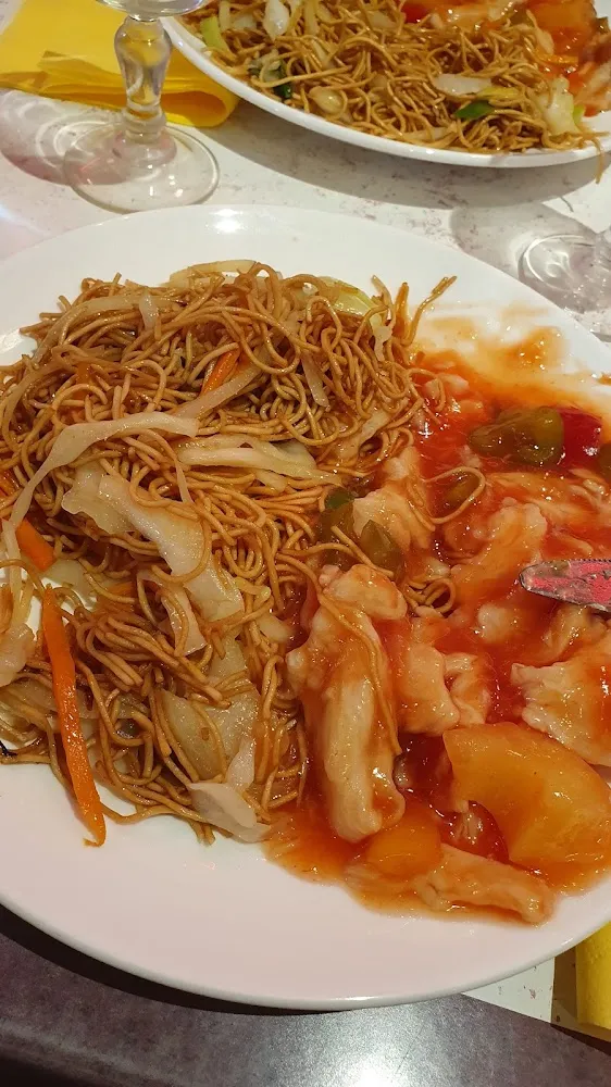 Poulet Ananás Avec Nouilles